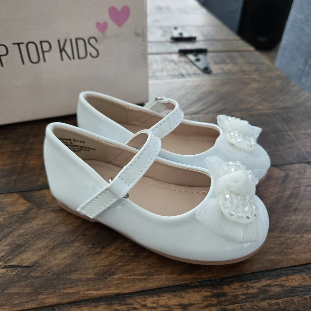 Tip Top Kids Girls White Crystal Bow Mary Jane Dress Shoes. Style S143. Size 6.